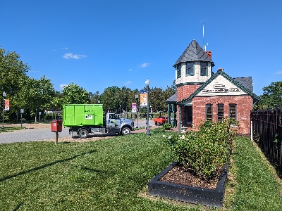 dumpster truck by suffolk seabord